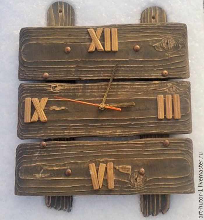 Настенные часы из деревянных досточек