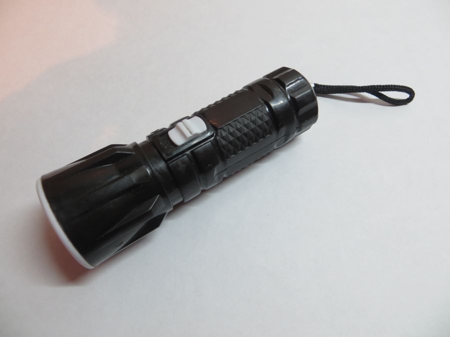 Переделка фонарика под одну батарейку 1,5 В
