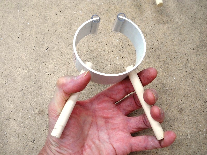 Пружинный зажим-струбцина из ПВХ трубы своими руками