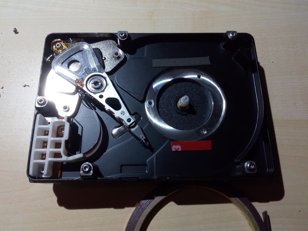 Настольные часы из старого HDD диска
