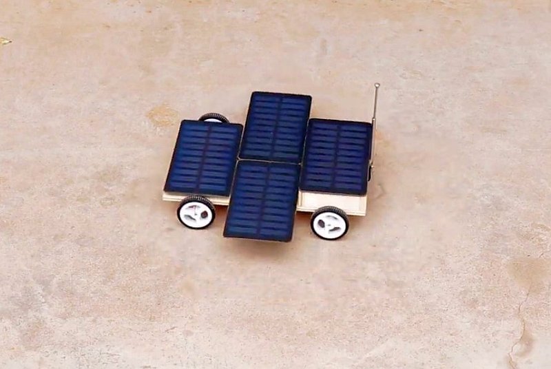 Машинка на радиоуправлении с питанием от солнечной батареи