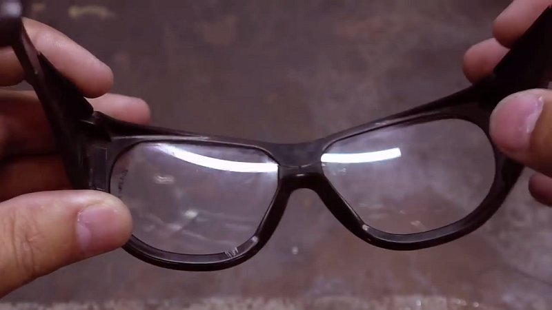 Что сделать, чтобы защитные очки не запотевали